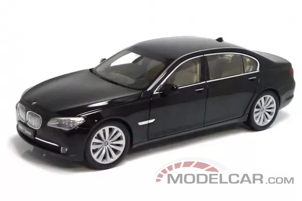 Kyosho BMW 7 Series F02 Long Wheel Base Version Black Metallic 1:18 08781BK