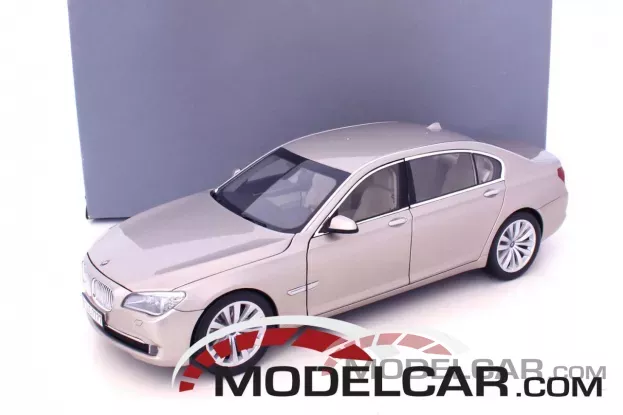 Kyosho BMW 750 Li f02 cashmere beige dealer edition 1:18 80430445171