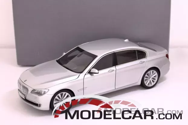 Kyosho BMW 750 Li f02 silver dealer edition 1:18 80430445173