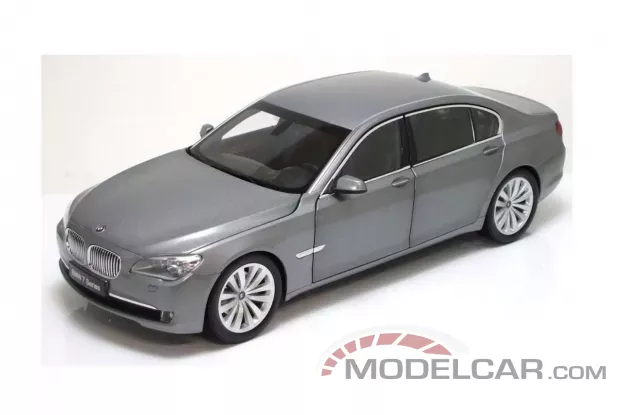 Kyosho BMW 750Li F02 Grey 1:18 08781GR
