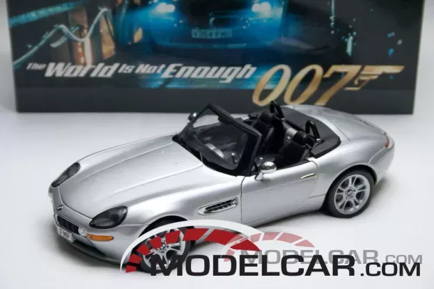 Kyosho BMW Z8 e52 The World Is Not Enough silver 1:18 80430007667