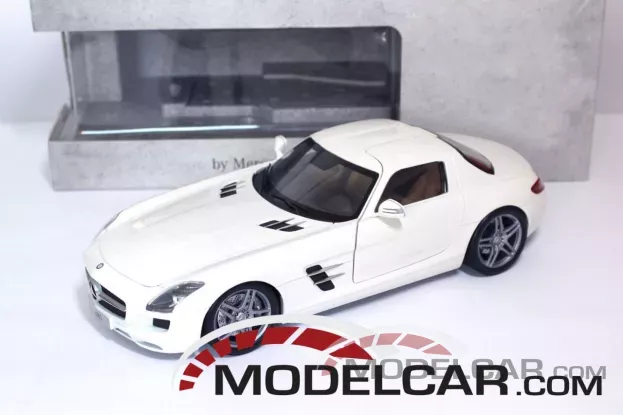 Minichamps Mercedes-Benz SLS AMG white Museum Edition 1:18 B66055551