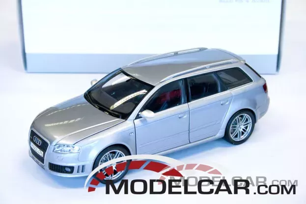 Minichamps Audi RS4 Avant B7 silver dealer edition 1:18 5010509215