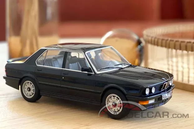 Norev BMW M535i e28 1986 Black metallic 1:18 183263