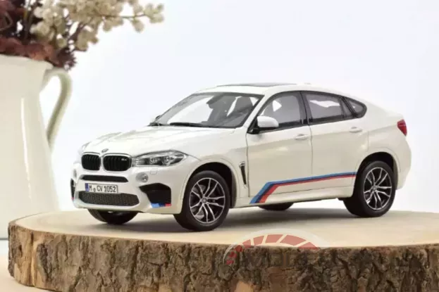 Norev BMW X6 M F16 2015 White with stripes 1:18 183243