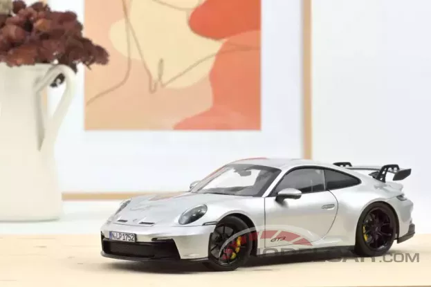 Norev Porsche 911 992 GT3 2021 Silver Online exclusive 300 pcs 1:18 187380