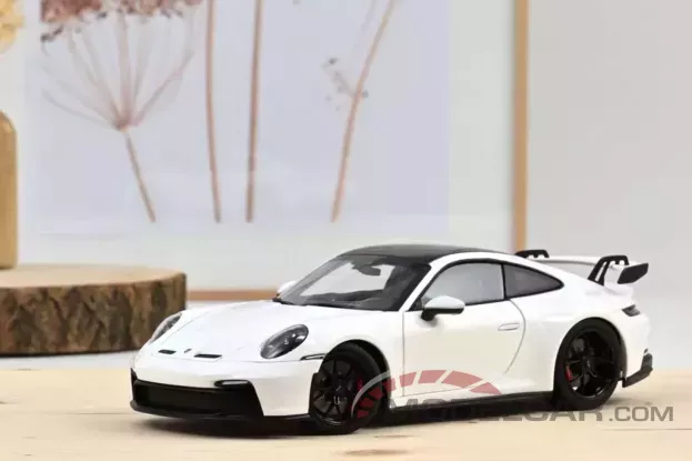 Norev Porsche 911 992 GT3 2021 White with black roof 1:18 187385