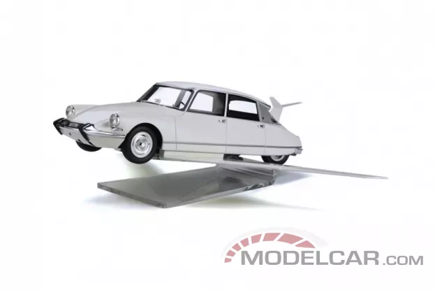 Ottomobile Citroen DS Fantomas 1965 Blanc 1:18 OT377