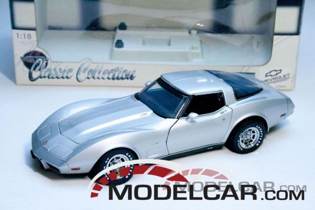 UT models Chevrolet Corvette C3 Coupe Silver