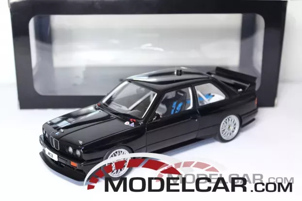 AUTOart BMW M3 DTM e30 1989 plain body version black 1:18 89247