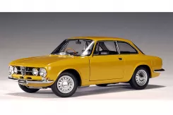 AUTOart Alfa Romeo 1750 GTV RHD 1967 Giallo Ocra 70108