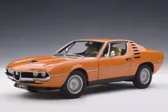 AUTOart Alfa Romeo Montreal 1970 Orange 70172
