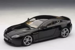 AUTOart Aston Martin V12 Vantage 2010 Black 70207