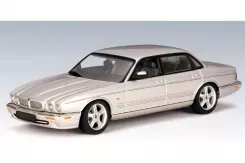 AUTOart Jaguar XJR X308 Silver 53603