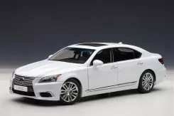 AUTOart Lexus LS600hL White Pearl 78843