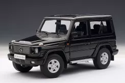 AUTOart Mercedes-Benz G Model SWB W463 Black 76111