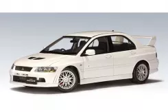 AUTOart Mitsubishi Lancer Evo VII Street Car White 77162