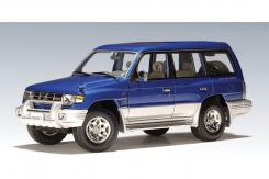 AUTOart Mitsubishi Pajero LWB V20 1998 LHD Metallic Blue 77103