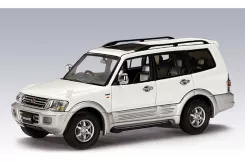 AUTOart Mitsubishi Pajero LWB V20 1999 White 57103