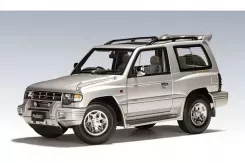 AUTOart Mitsubishi Pajero SWB V20 1998 Silver 77121