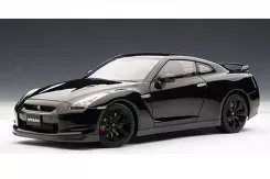 AUTOart Nissan GT-R R35 Super Black with Matt Black Wheels 77394