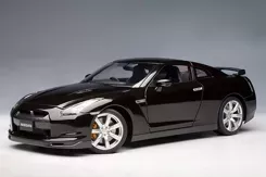 AUTOart Nissan GT-R V-spec R35 Opal Black 77398
