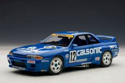 AUTOart Nissan Skyline GT-R R32 Group A 1990 Calsonic 12 special edition with driver figurine and display case 89080