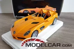 Minichamps Mercedes-Benz SLR McLaren Stirling Moss orange 100038400