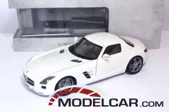 Minichamps Mercedes-Benz SLS AMG white Museum Edition B66055551