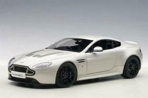 Autoart Aston Martin V12 Vantage S Plata