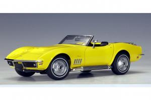Autoart Chevrolet Corvette C3 Convertible Yellow