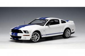 Autoart Ford Mustang 5 GT500 Wit