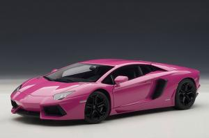 Autoart Lamborghini Aventador LP700-4 Pink