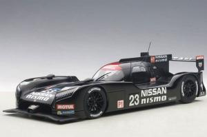 Autoart Nissan GT-R LM Nismo Schwarz