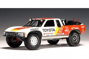Autoart Toyota Racing Truck White