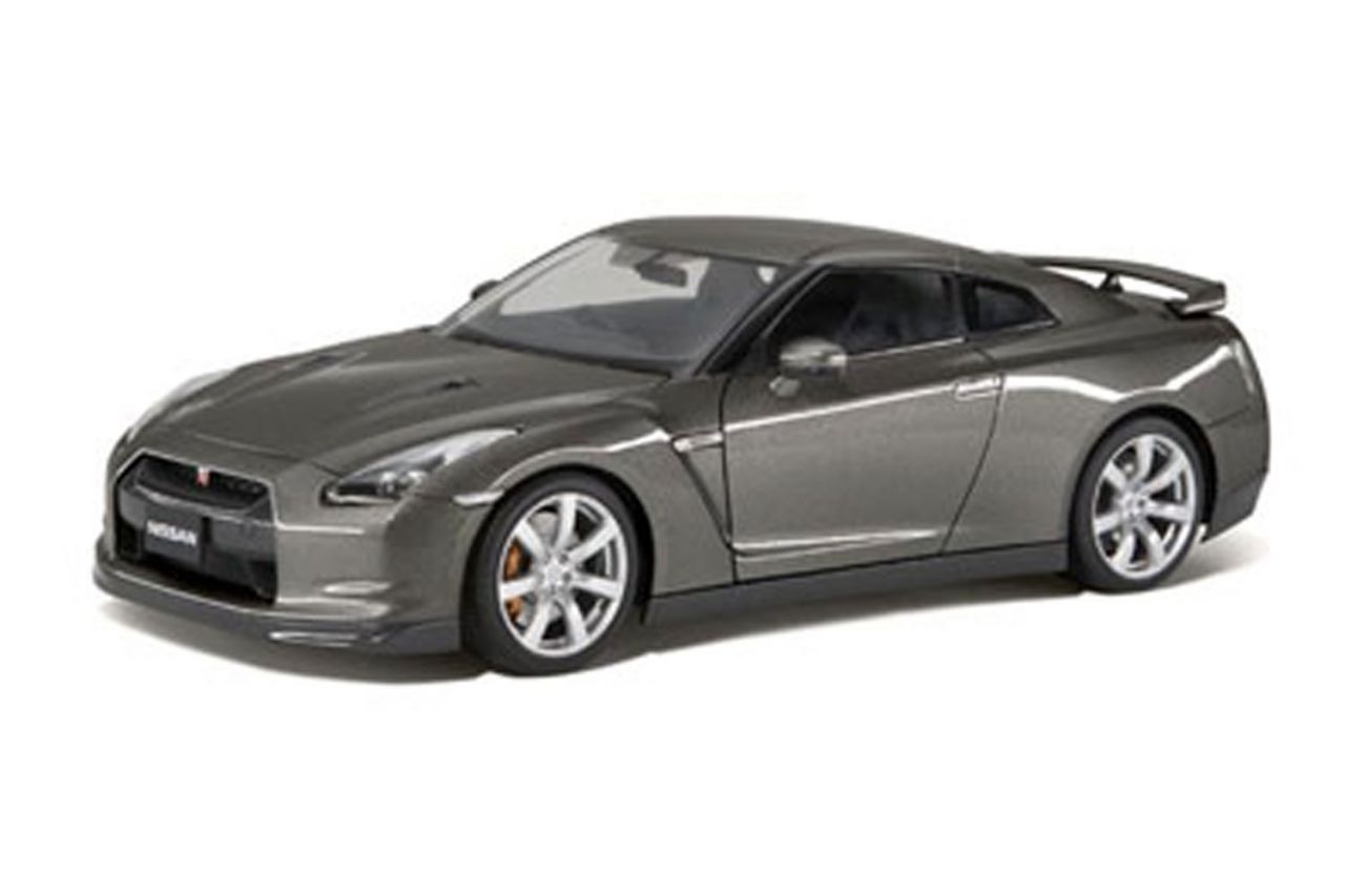 AUTOart Nissan GTR R35 Titanium Grey dealer edition KWAM0 10012
